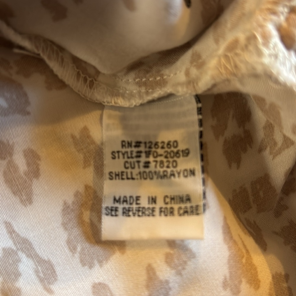 Velvet Heart Leopard Blouse Button Up Rayon Medium (3 for $12 item) - Picture 5 of 6
